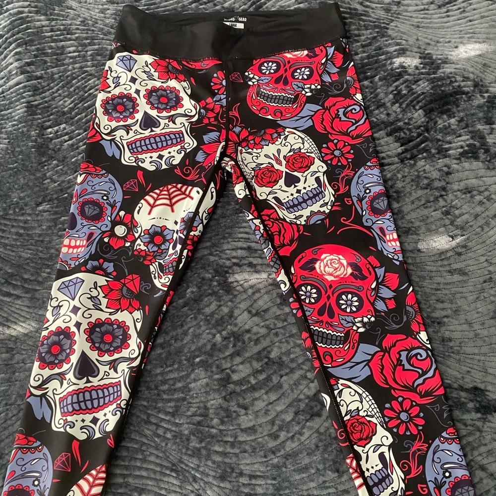 Constantly Varied Gear Sugar Skull Spider Web Rose Graphic Cropped Leggings
